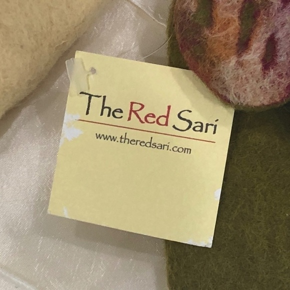 Nwt The Red Sari 2-Piece Felted Wool Zippered Purse Leaf Clutch and Mini Purse - Picture 8 of 10